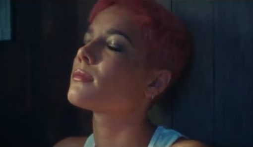 Halsey – Without Me